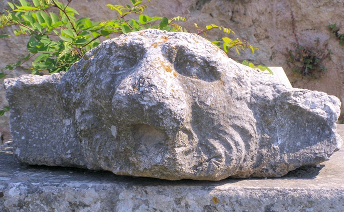 Philippi, Löwenkopf am Orientalischen Brunnen